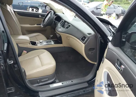 2009 Hyundai Genesis 4.6 z USA, uszkodzony, nr VIN KMHGC46F69U064909